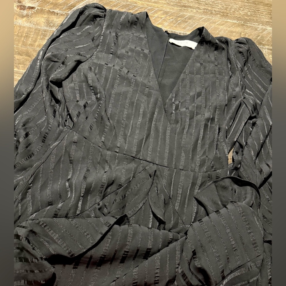 ASTR the Label Black Striped Satiny Silk Long Sleeve Ruffle Mini Dress Sz M - Picture 5 of 9